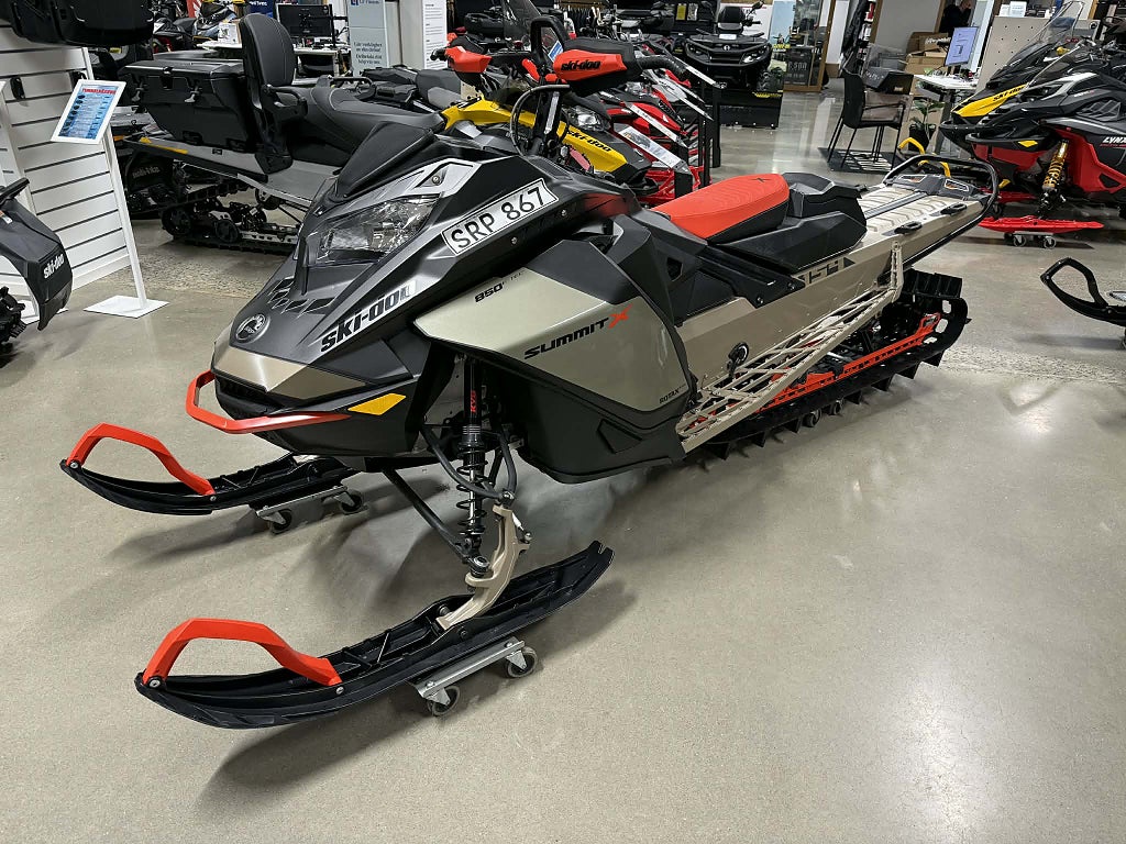 Ski-Doo Summit EXPERT 850 E-TEC 154" SHOT