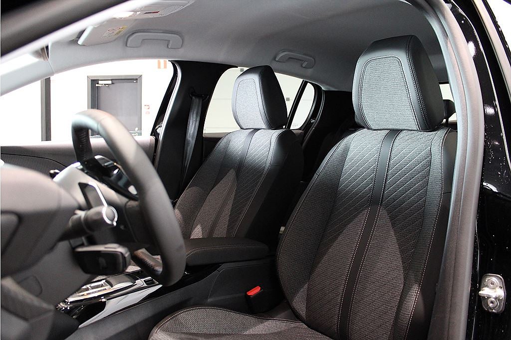 Bild på Peugeot 208 Hybrid Allure 100hk Aut - DEMO