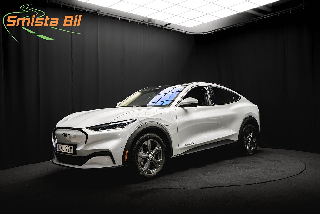 Ford Mustang Mach-E Long Range PANO B&O LÄDER 360° MINNE MOMS 294hk