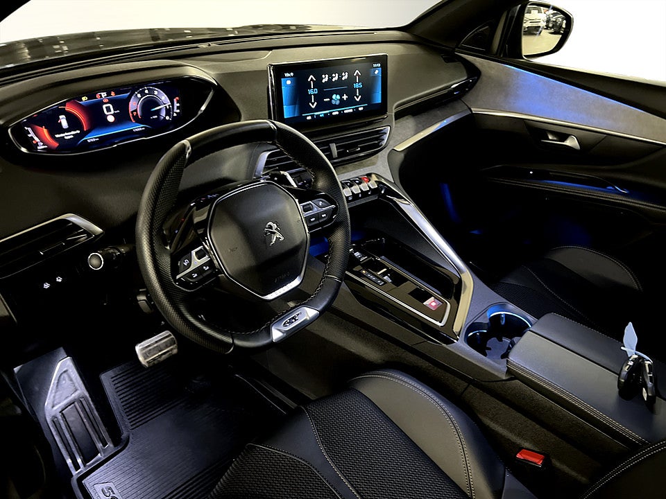 Bild på Peugeot 5008 GT 1.2 PT 130hk Aut 7-SITS B-KAMERA NAVI