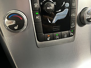 Volvo XC60 D4 AWD Aut Classic Momentum Drag Dvärm Navi Psens S&V