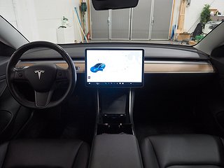 Sedan Tesla Model 3 14 av 19