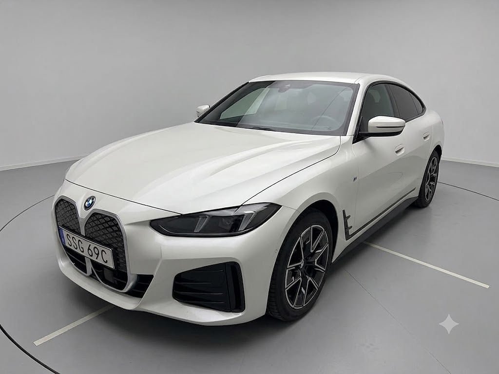 BMW i4 eDrive40, M-Sport, Drag, Värmare, Navigation