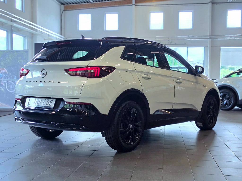 Opel Grandland X 1.2 Turbo 130 / GS Line / Backkamera / Rattvärme /