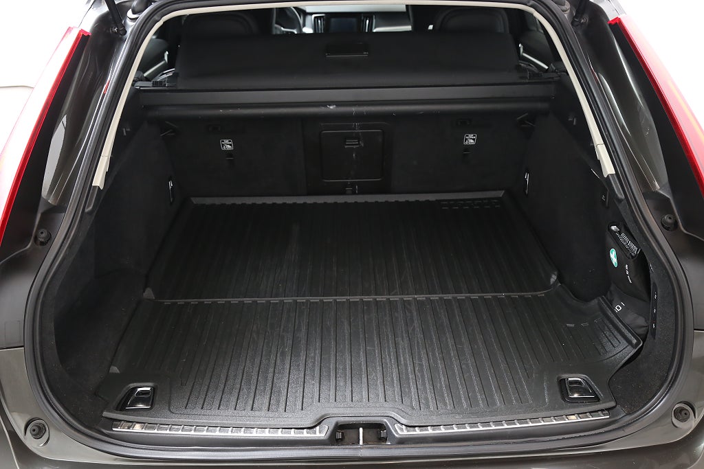 Volvo V90 T4 190hk Momentum SE Aut Head-up Kamera VOC Drag 2019