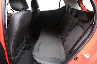 Halvkombi Hyundai i10 18 av 19