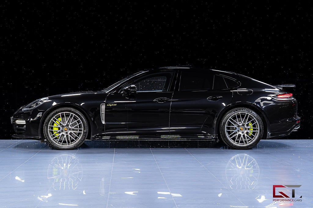Porsche Panamera 4 E-Hyb Platinum Edt SportDesign Tvåtons Pano 21" BOSE