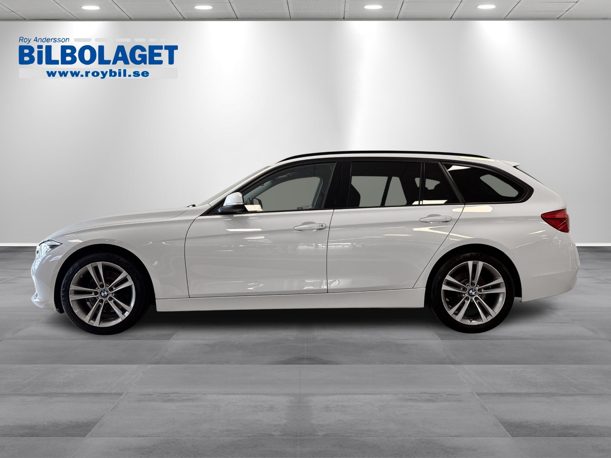BMW 330 i xDrive Touring Sport line 2016, bild 2/55