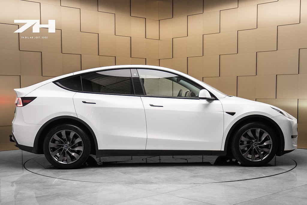 Tesla Model Y Long Range AWD / Drag / Pano / Autopilot