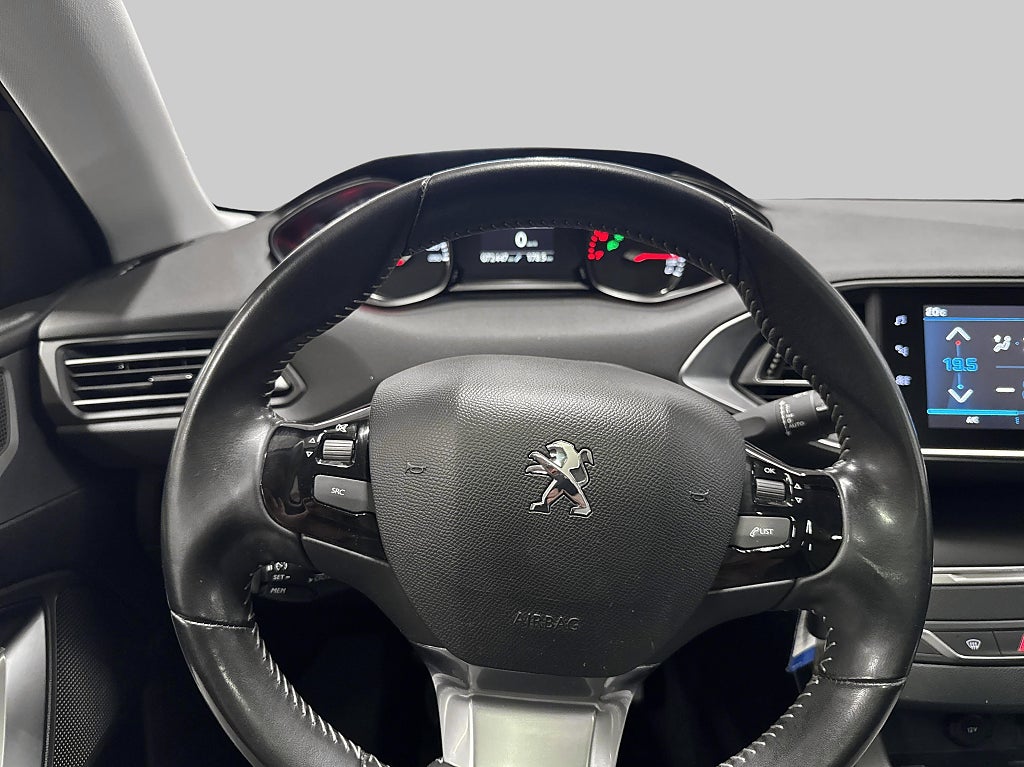 Peugeot 308 1.2 PureTech 130HK Drag – bild 14