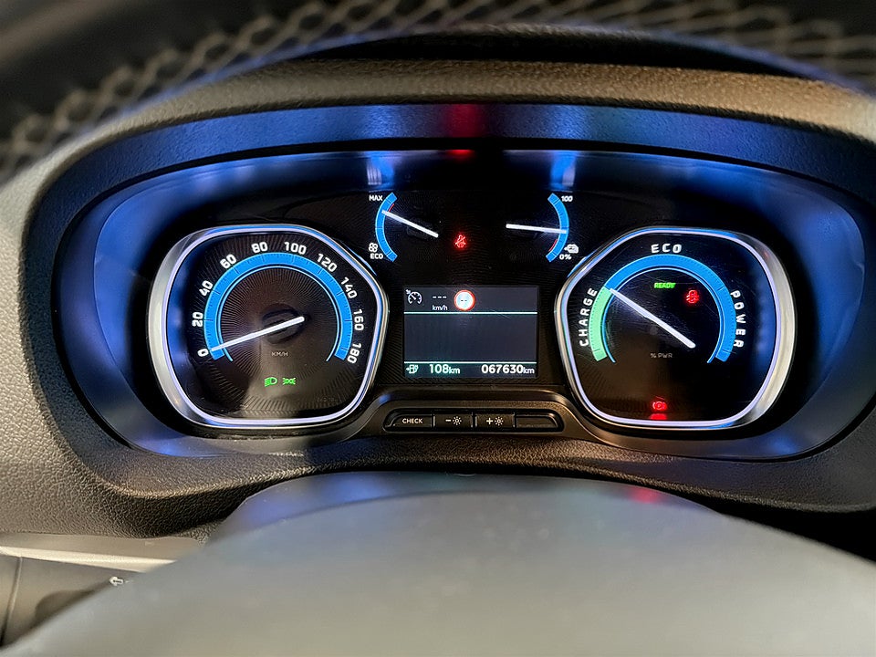 Bild på Peugeot e-Expert PRO+ 75kWh 136hk Aut L2 B-KAMERA NAVI
