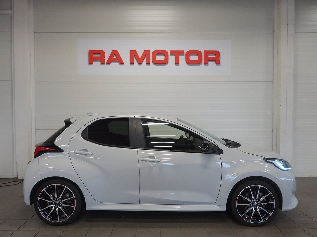 Toyota Yaris Hybrid 116hk CVT GR Sport |Navi|Backkamera|HUD| 2022