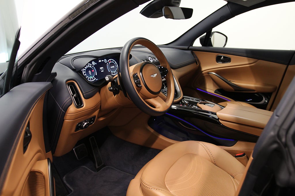 Aston Martin DBX 2023 - miniatyr 4