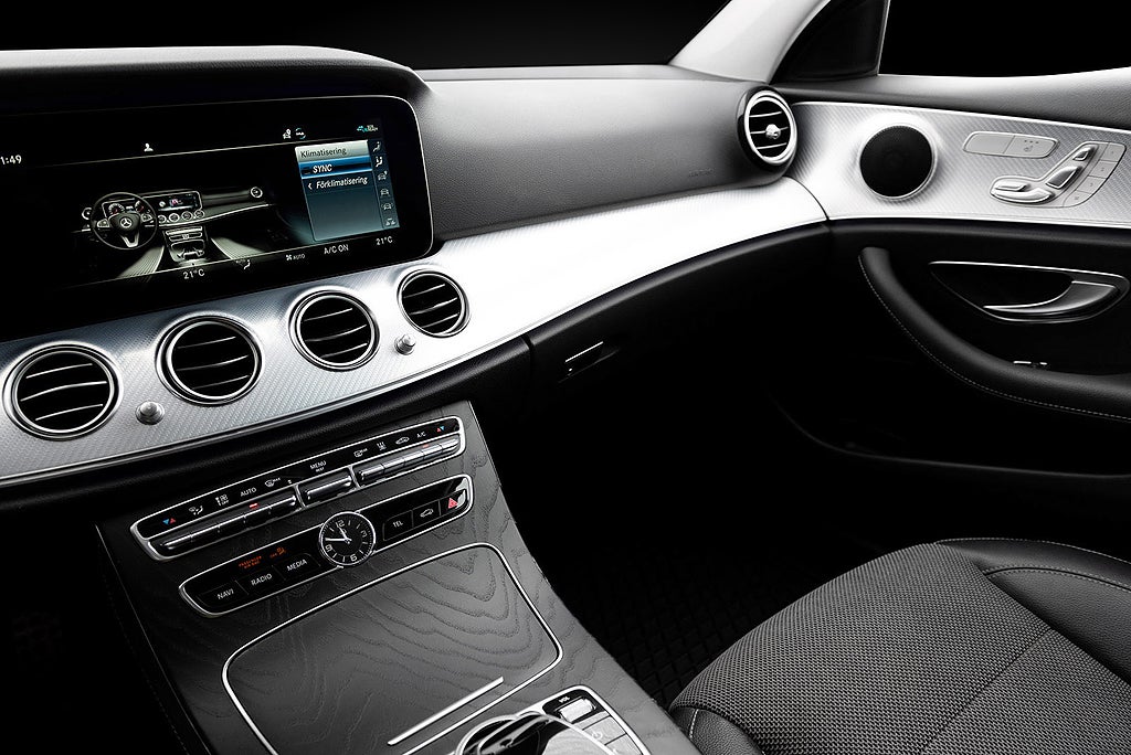 Mercedes-Benz E300 de 2019 - miniatyr 11