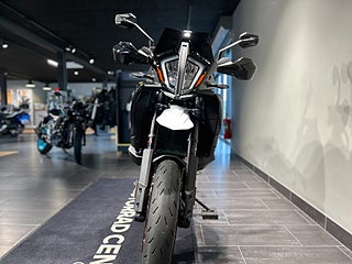 KTM 890 SMT /Techpack / Endast 671 mil / Nya däck