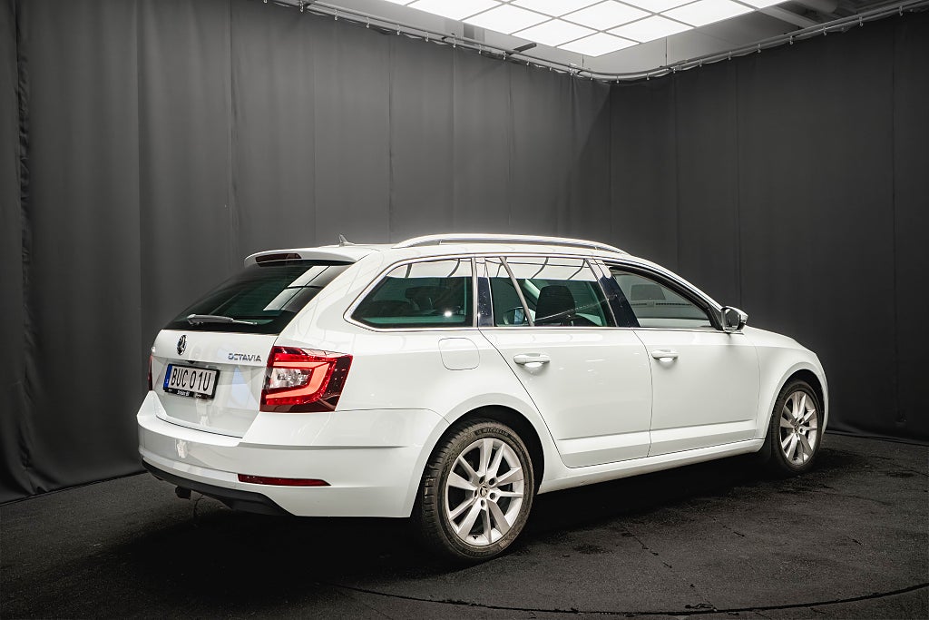 Skoda Octavia Style DRAG B-VÄRMARE KAMERA CANTON NAVI 1-ÄGARE