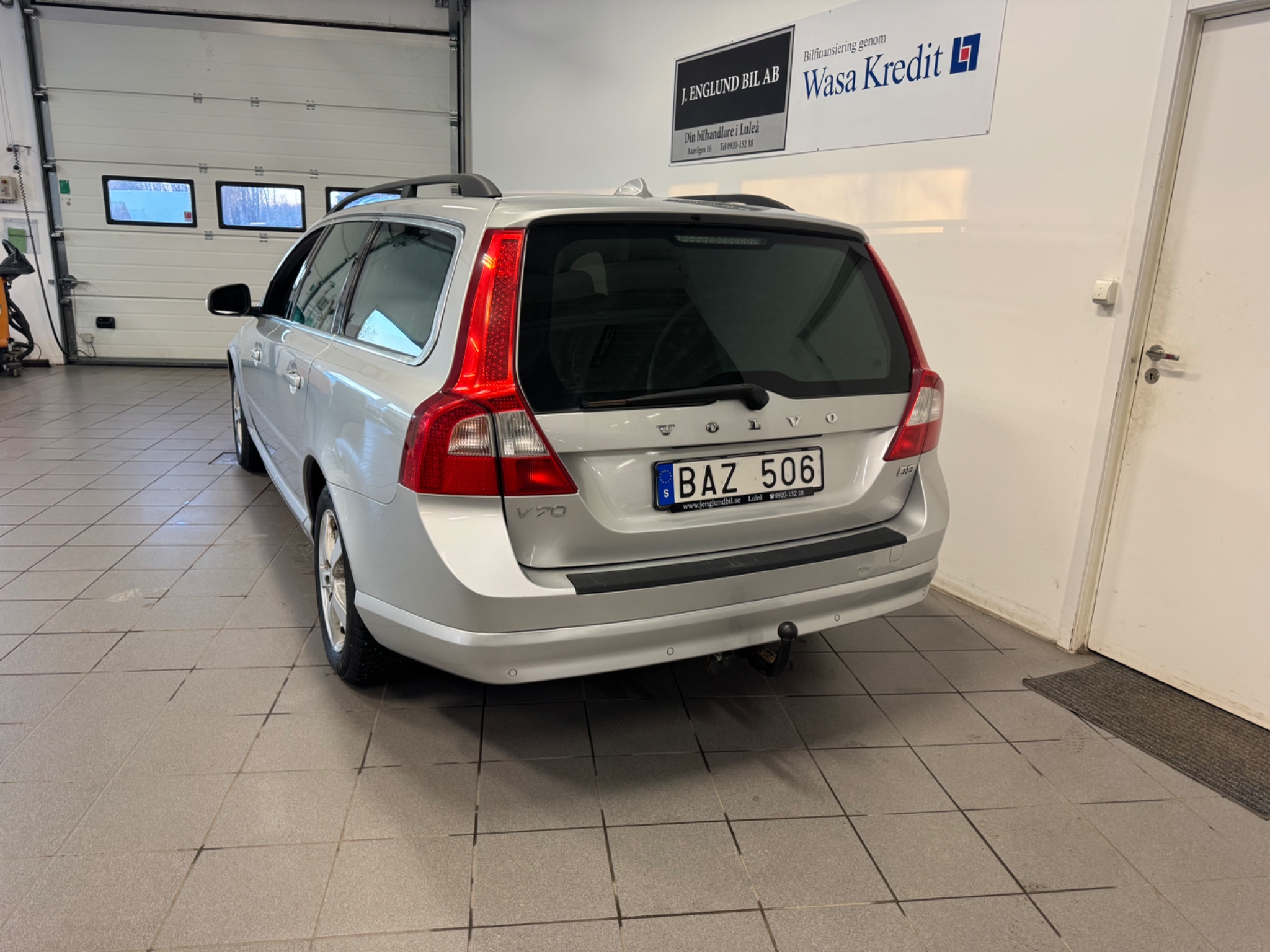Volvo V70 Momentum 2011, bild 3/10