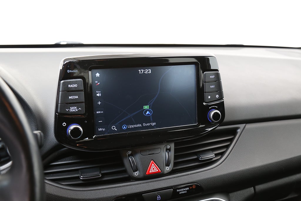 Hyundai i30 1,4 T-GDi 140hk Premium Aut Navi CarPlay Kamera