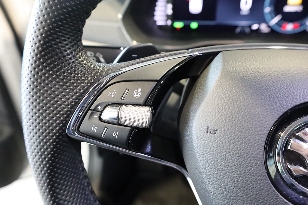 Skoda Octavia Kombi iV Style Aut Kamera Värmare Leasbar