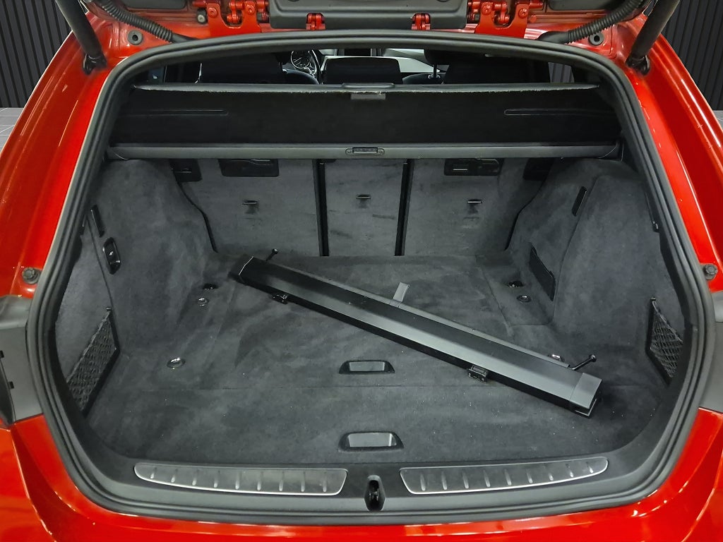 BMW 330i 2017 - miniatyr 16