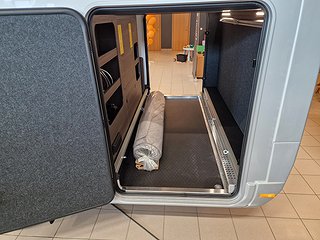 Husbil-integrerad Adria Super Sonic 890 LL 5 av 28