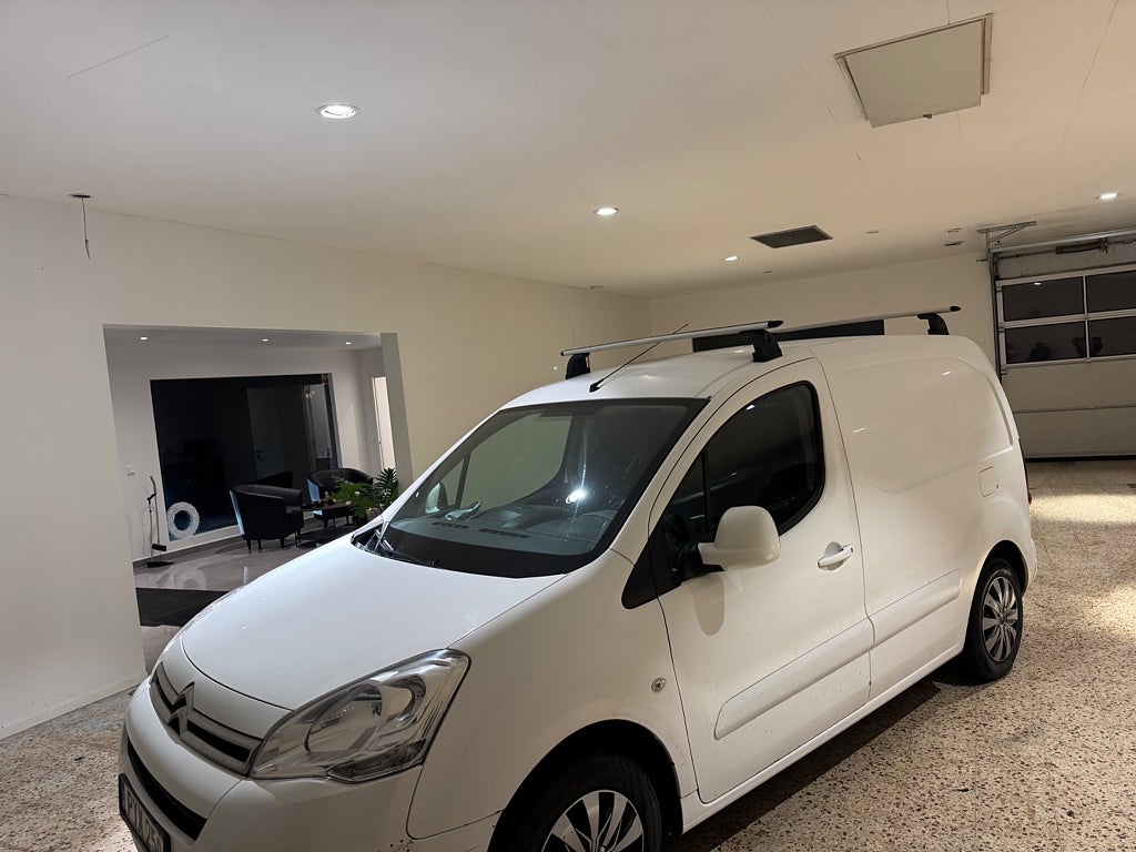 Peugeot Partner  1.6 BlueHDi drag skåp välvårdad Euro 6 