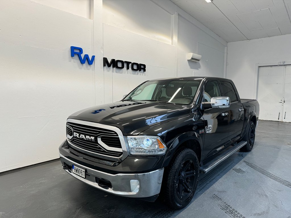 RAM 1500 Crew Cab 5.7 V8 HEMI AWD 394hk Luft B-kamera Drag