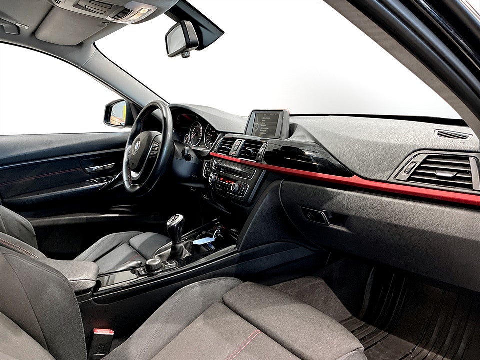 Bild på BMW 328i Touring Sport Line 245hk BACKSENSORER