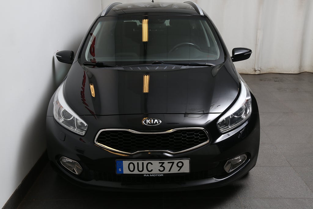 Kia Ceed 1,6 CRDi 128hk ECO Komfort Kombi Nybesikt Motorvärmare 2015