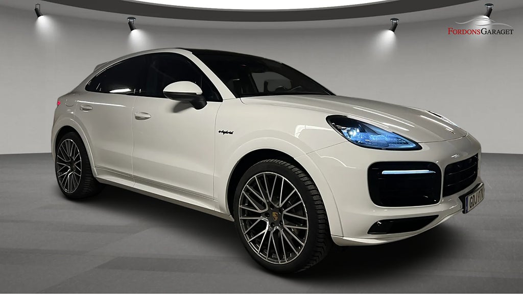 Porsche Cayenne E-HYBRID COUPE PLATINUM BOSE PANORAMA LUFTFJÄDRING MOMS