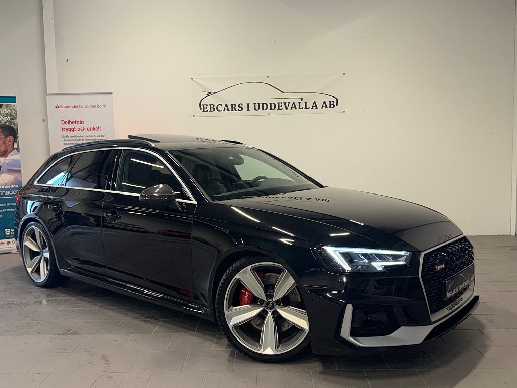 Audi RS4 Avant Milltek 4690kr/mån Panorama Massage Brutal 