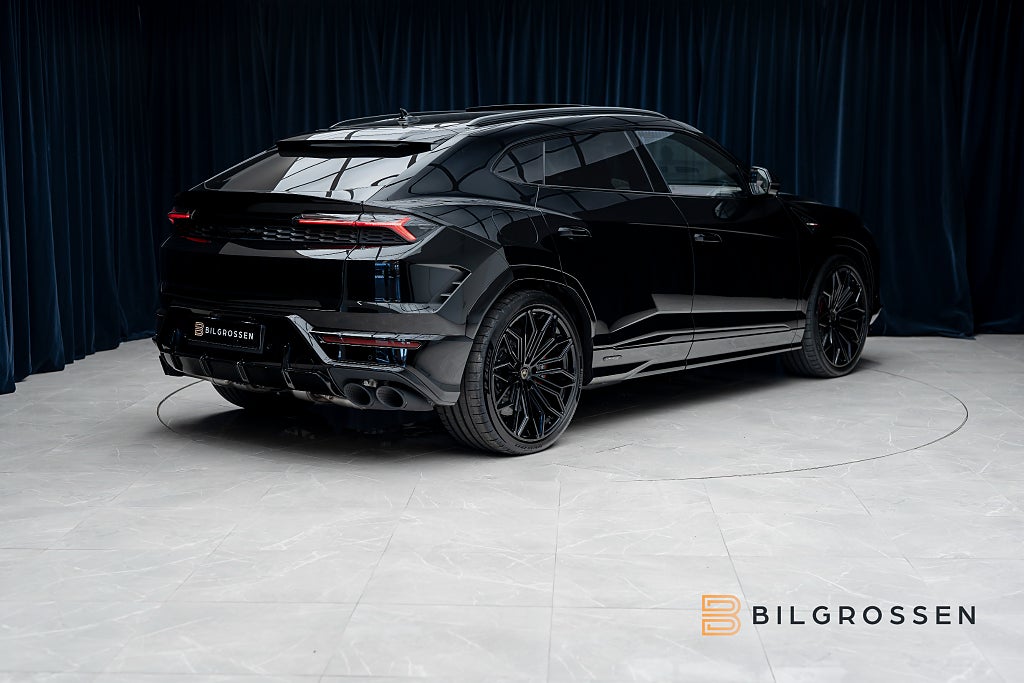 Lamborghini Urus SE Style-P Dark Adv 3D B&O Nero Helene 23” NY