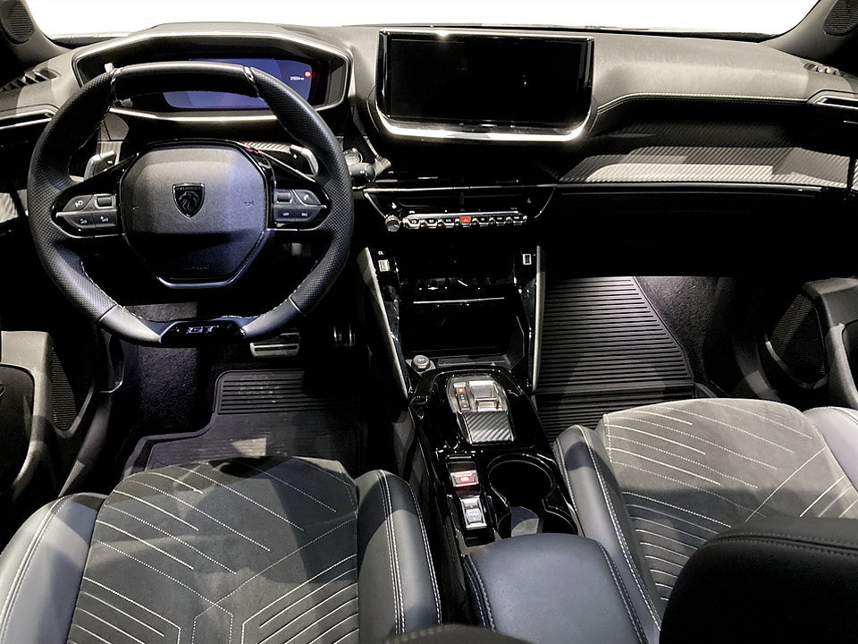 Bild på Peugeot 2008 GT 1.2 PT 130hk Aut - PL 24 månader/2000 mil