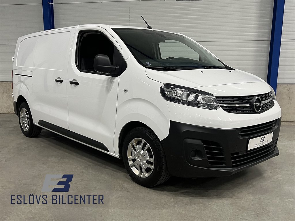 Opel Vivaro Skåpbil IP 2.0 122 HK L2 / Moms / Drag / Värmare /