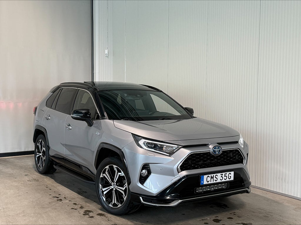 Toyota RAV4 Plug-in Hybrid AWD Pano Dragkrok M&K-Värm JBL B-Kamera 