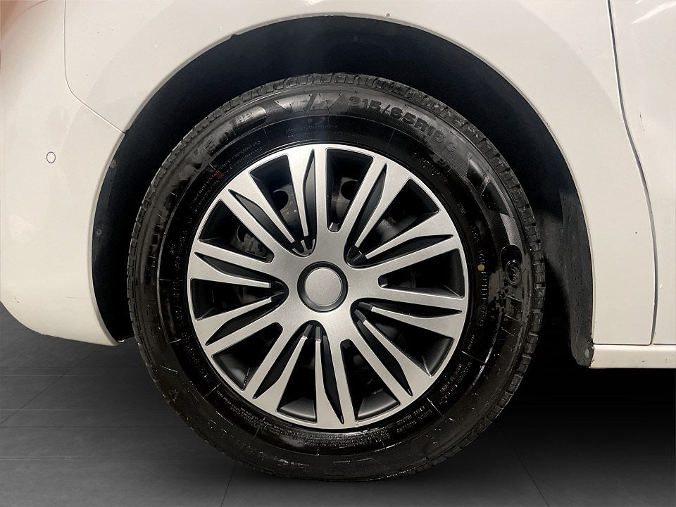 Bild på Peugeot Expert PRO+ 1.6 BHDi 115hk L2 - DRAG,VÄRMARE,SLAMLOCKS