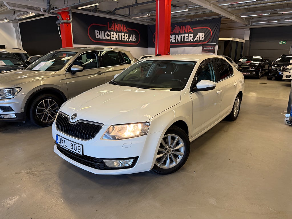 Skoda Octavia 1.2 TSI Ambition PDC Ny servad SoV Låg årsskatt