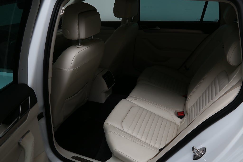 Volkswagen Passat Alltrack 2,0 TDI 190hk 4M Executive DSG Navi Skinn Värmar 2018