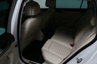 Kombi Volkswagen Passat Alltrack 27 av 29