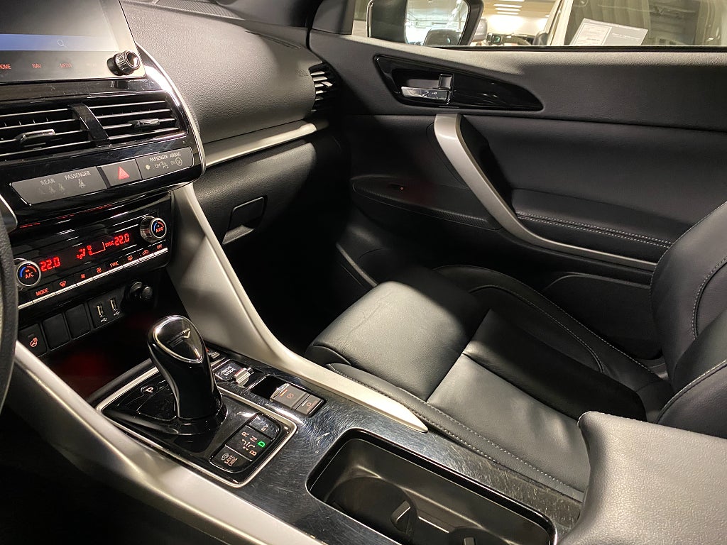 Bild på Mitsubishi Eclipse Cross Business PHEV 188hk Aut AWD - B-KAMERA, CARPLAY