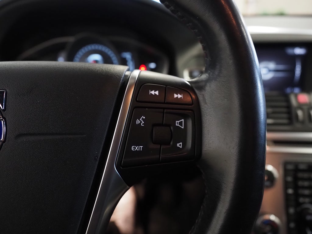 Volvo XC60 D4 AWD 190hk Classic Momentum | Drag | Pano | Kamera | 2017