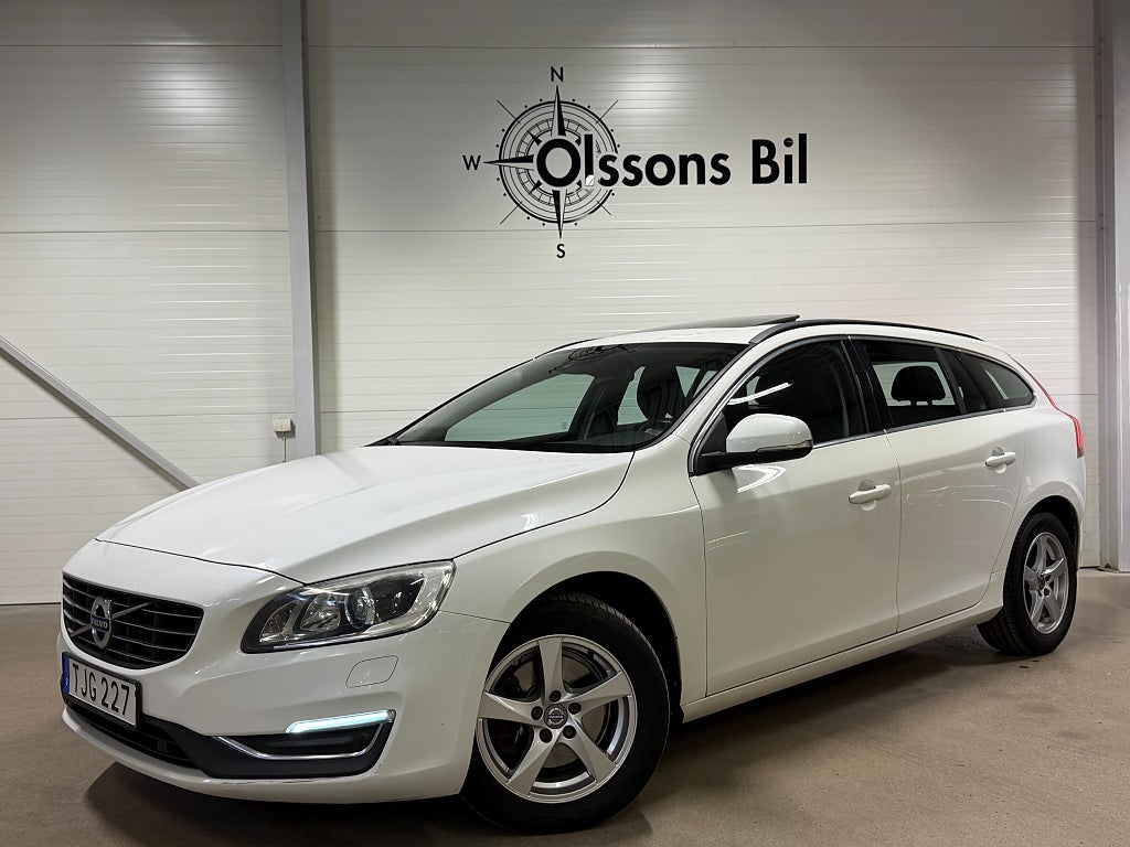 Volvo V60 D3 Momentum Värmare Drag Navi PDC Taklucka
