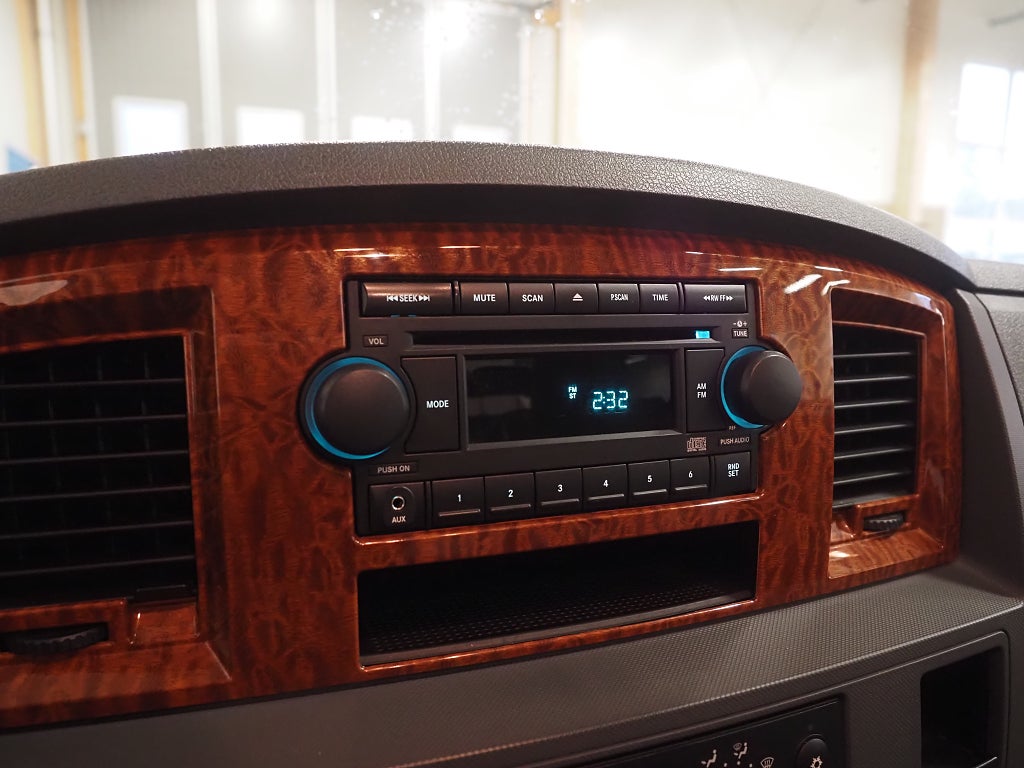 Dodge RAM 1500 Quad Cab 4.7 V8 238hk Lone Star | Dragkrok | 2006