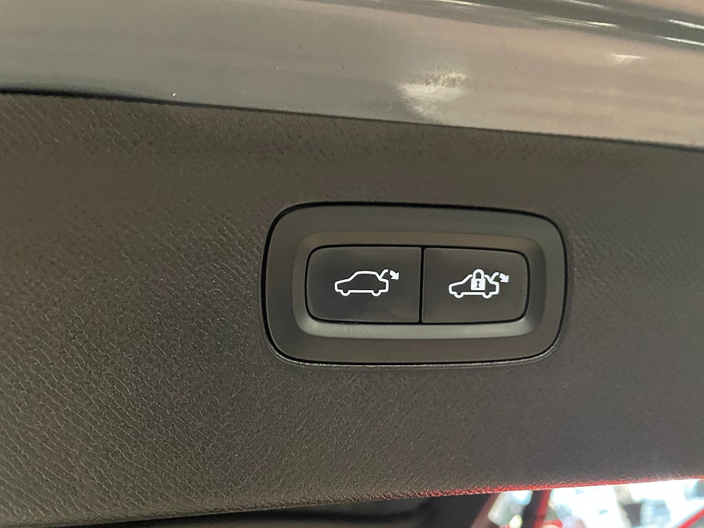 Volvo XC90 Recharge T8 AWD R-Design 7 Säten Plus Dark