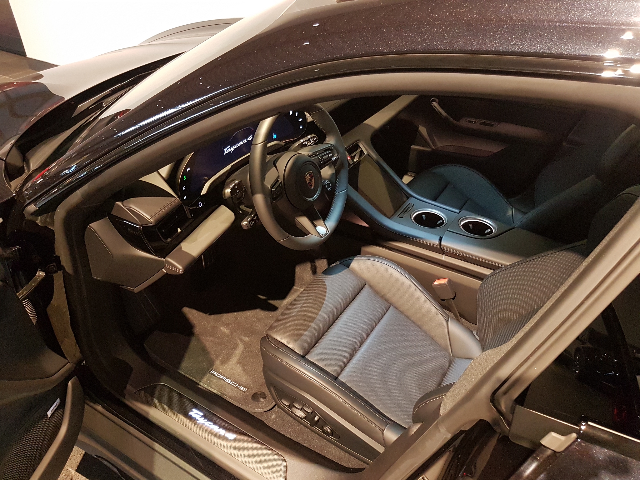 Porsche Taycan 2025, bild 6/37