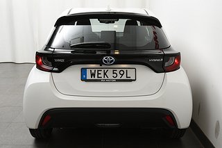 Halvkombi Toyota Yaris 7 av 23