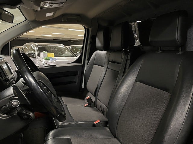 Bild på Peugeot Expert PRO+ L3 BlueHDi 180hk AUT