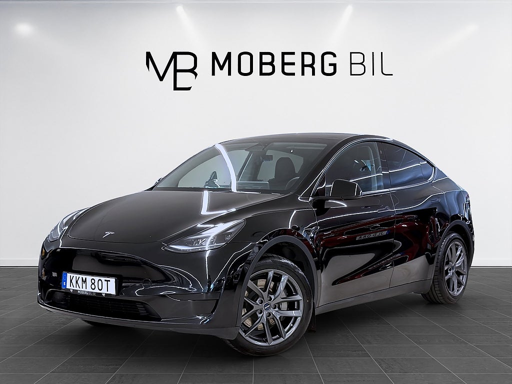 Tesla Model Y Standard Range 299hk Pano Drag B-Kamera
