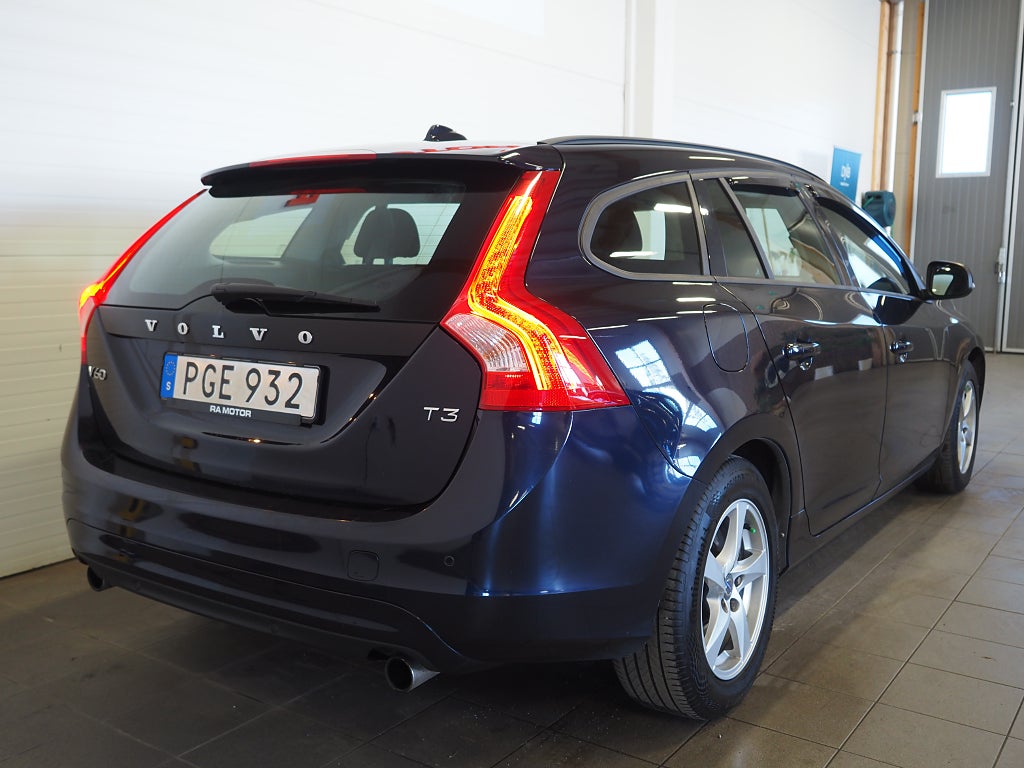 Volvo V60 T3 Business Kinetic 152hk | Bluetooth | PDC | 2017