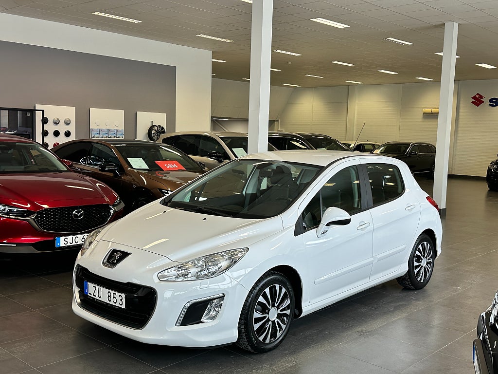 Peugeot 308 5-dörrar 1.6 e-HDi FAP - Dragkrok - Vinterhjul